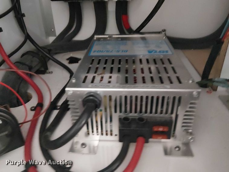 image for item NU9712 2007 GMC C5500 mobile medical unit