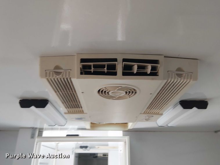 image for item NU9712 2007 GMC C5500 mobile medical unit