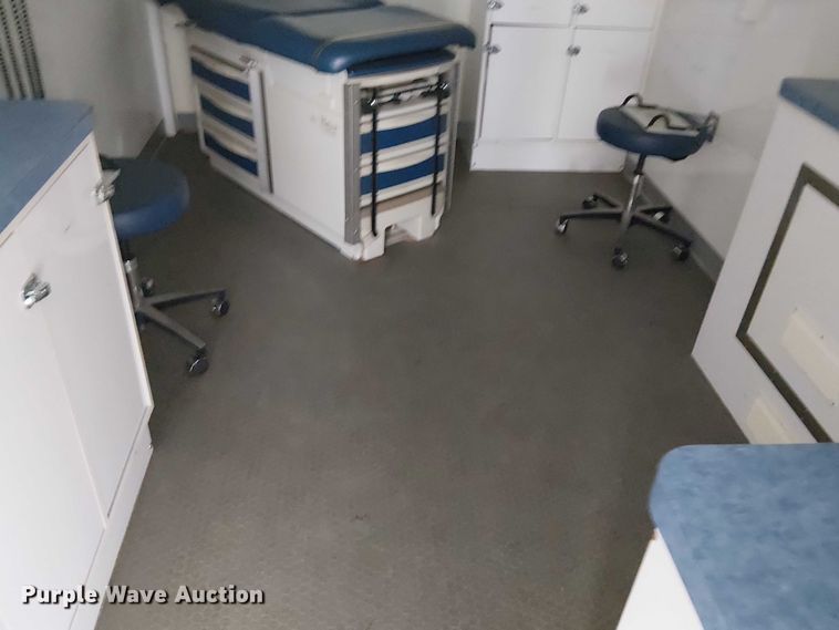 image for item NU9712 2007 GMC C5500 mobile medical unit