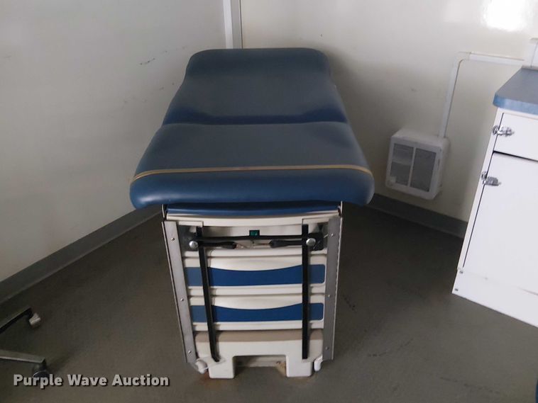 image for item NU9712 2007 GMC C5500 mobile medical unit