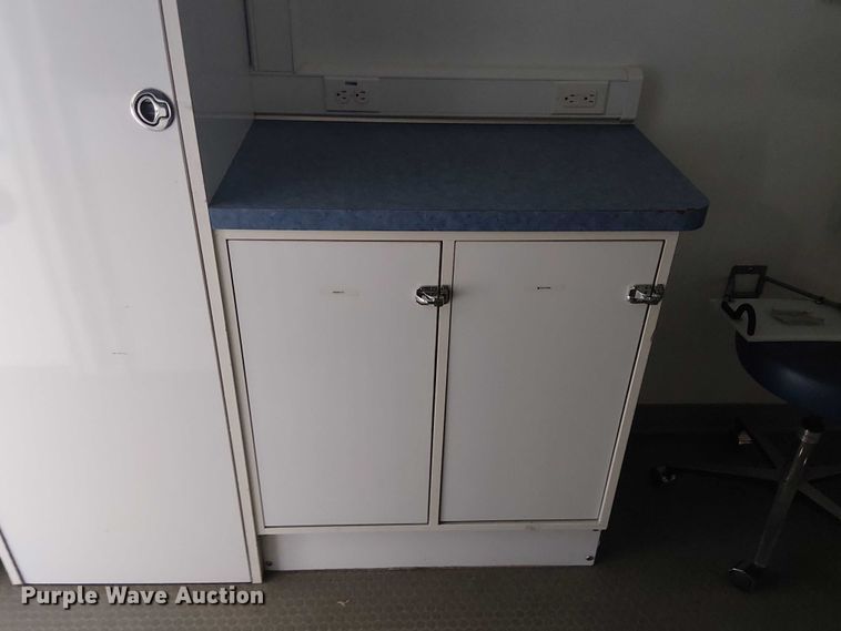 image for item NU9712 2007 GMC C5500 mobile medical unit