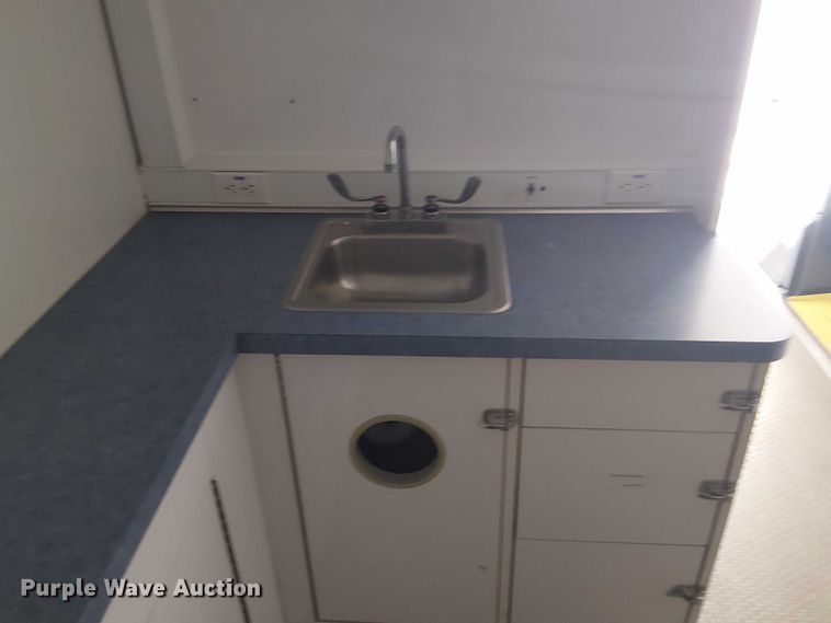 image for item NU9712 2007 GMC C5500 mobile medical unit