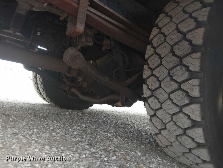 image for item NU9712 2007 GMC C5500 mobile medical unit