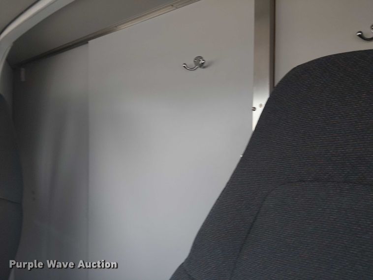 image for item NU9712 2007 GMC C5500 mobile medical unit