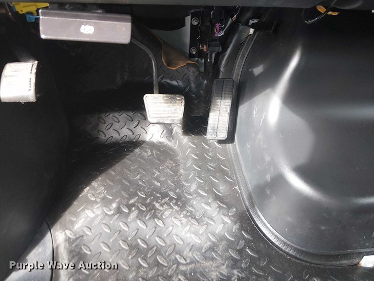 image for item NU9712 2007 GMC C5500 mobile medical unit