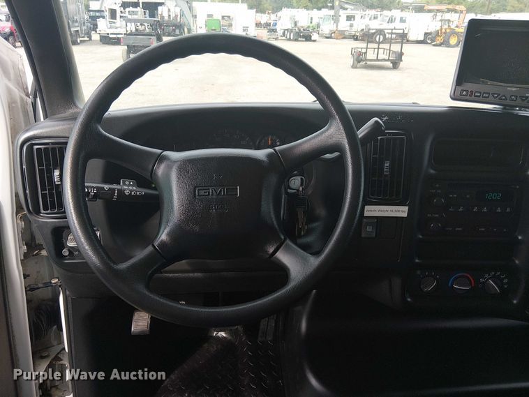 image for item NU9712 2007 GMC C5500 mobile medical unit