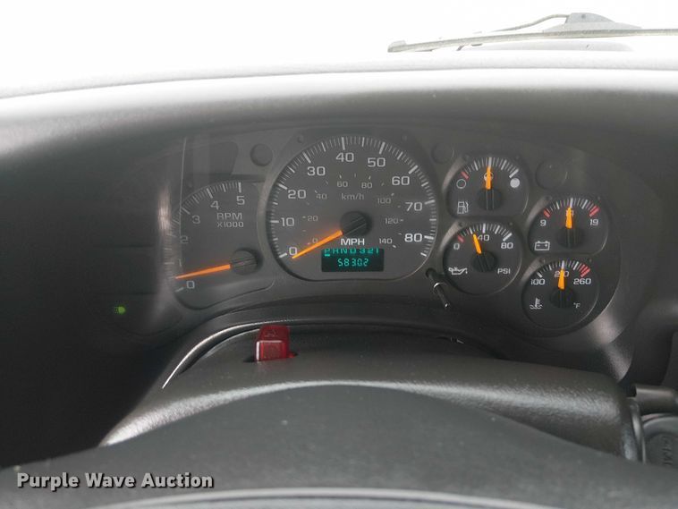 image for item NU9712 2007 GMC C5500 mobile medical unit