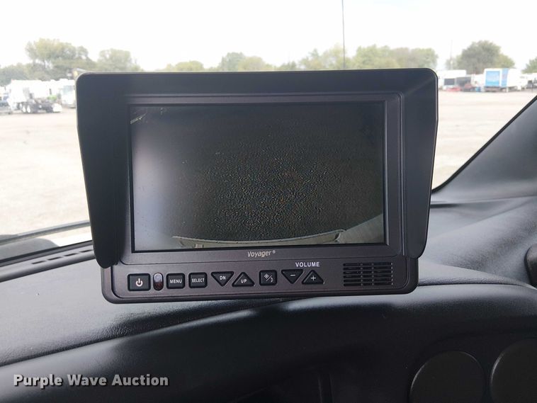 image for item NU9712 2007 GMC C5500 mobile medical unit