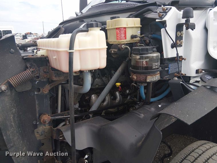 image for item NU9712 2007 GMC C5500 mobile medical unit