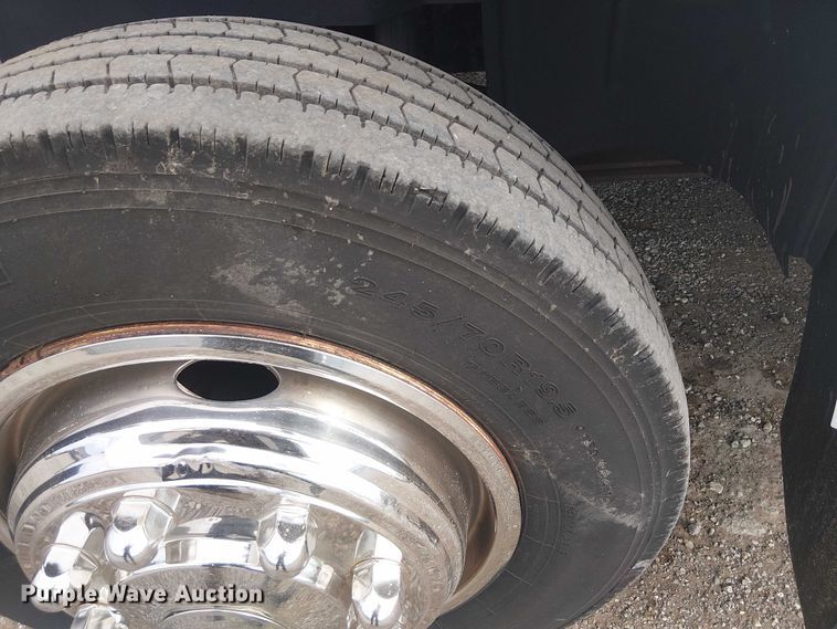 image for item NU9712 2007 GMC C5500 mobile medical unit