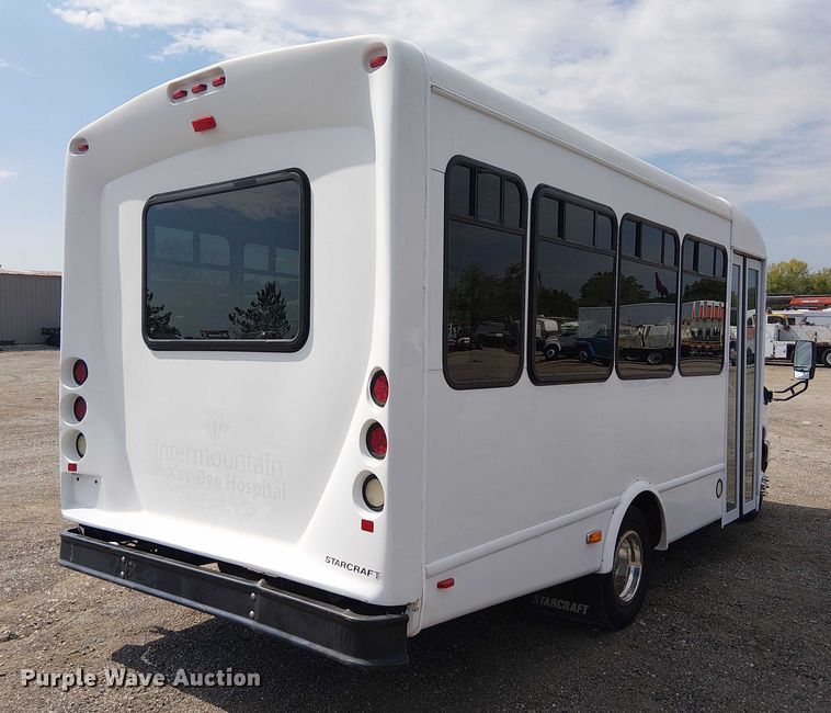 image for item NU9714 2015 Ford E350 Super Duty shuttle bus