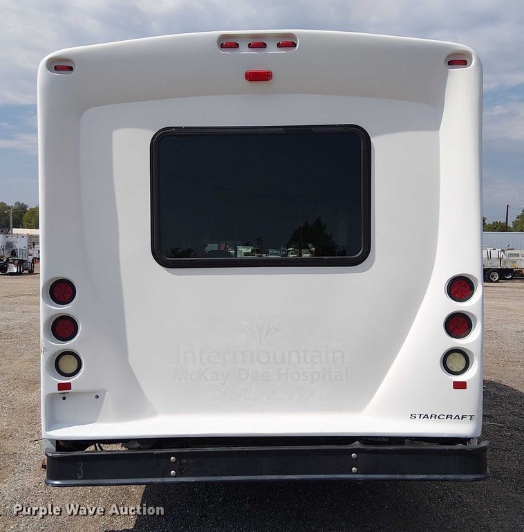 image for item NU9714 2015 Ford E350 Super Duty shuttle bus