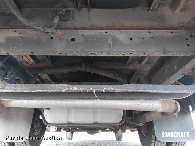 image for item NU9714 2015 Ford E350 Super Duty shuttle bus