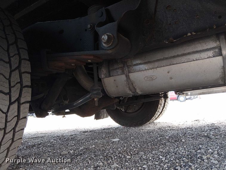 image for item NU9714 2015 Ford E350 Super Duty shuttle bus