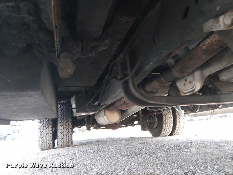 image for item NU9714 2015 Ford E350 Super Duty shuttle bus