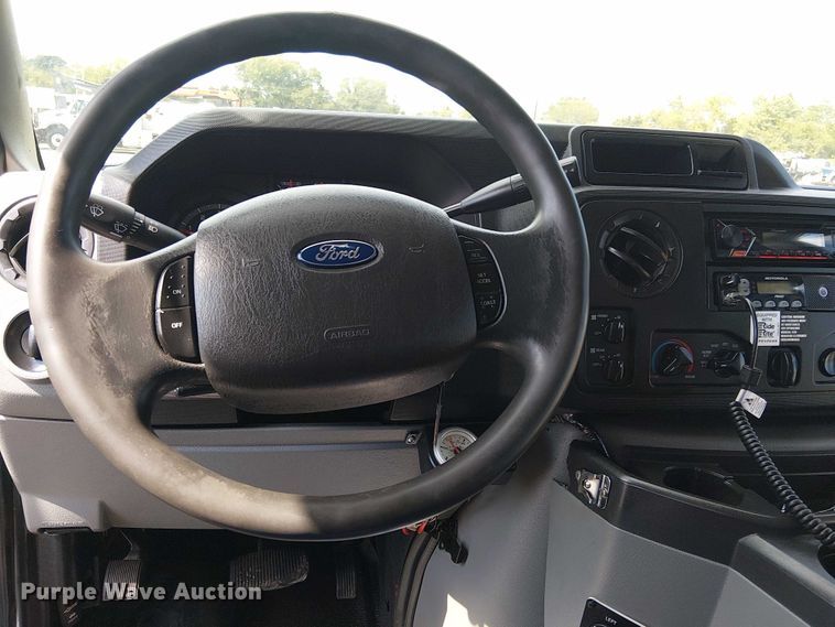 image for item NU9714 2015 Ford E350 Super Duty shuttle bus