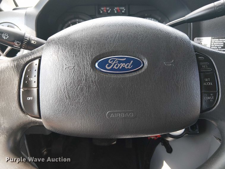 image for item NU9714 2015 Ford E350 Super Duty shuttle bus