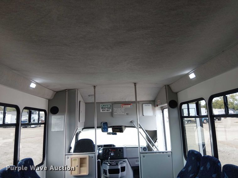 image for item NU9714 2015 Ford E350 Super Duty shuttle bus