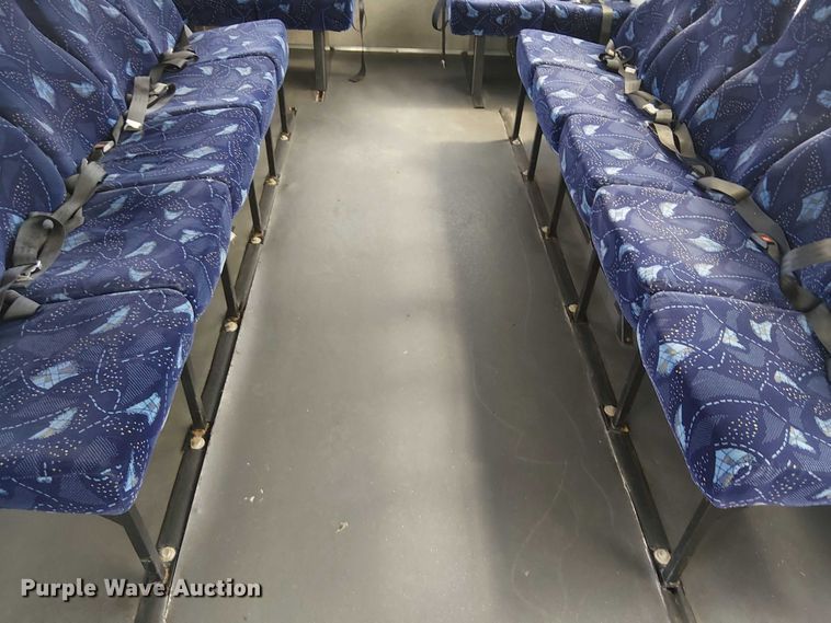 image for item NU9714 2015 Ford E350 Super Duty shuttle bus