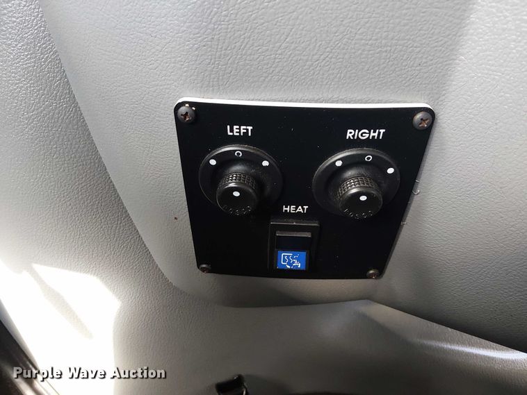 image for item NU9714 2015 Ford E350 Super Duty shuttle bus