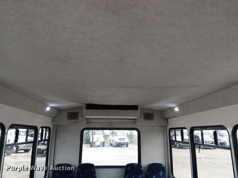 image for item NU9714 2015 Ford E350 Super Duty shuttle bus