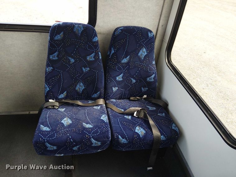 image for item NU9714 2015 Ford E350 Super Duty shuttle bus