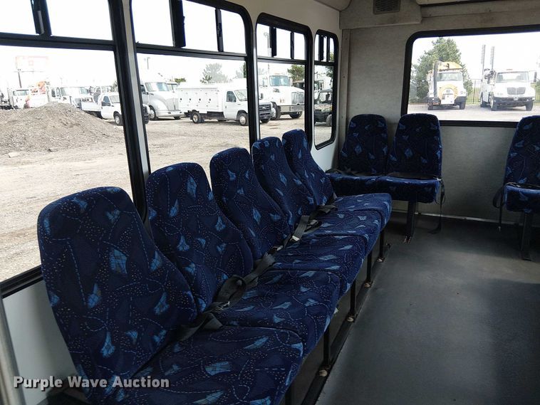 image for item NU9714 2015 Ford E350 Super Duty shuttle bus