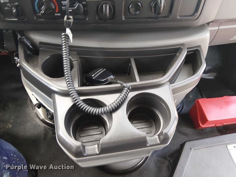 image for item NU9714 2015 Ford E350 Super Duty shuttle bus