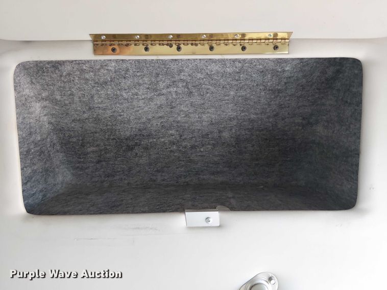 image for item NU9714 2015 Ford E350 Super Duty shuttle bus