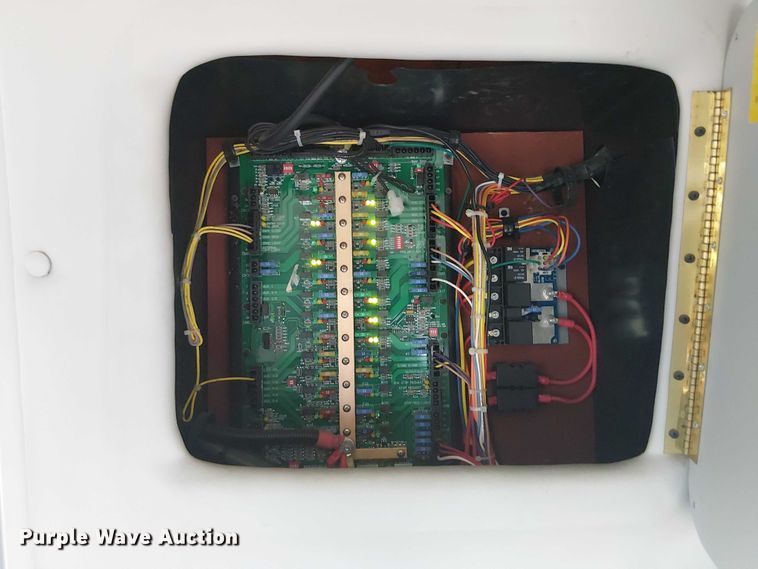 image for item NU9714 2015 Ford E350 Super Duty shuttle bus