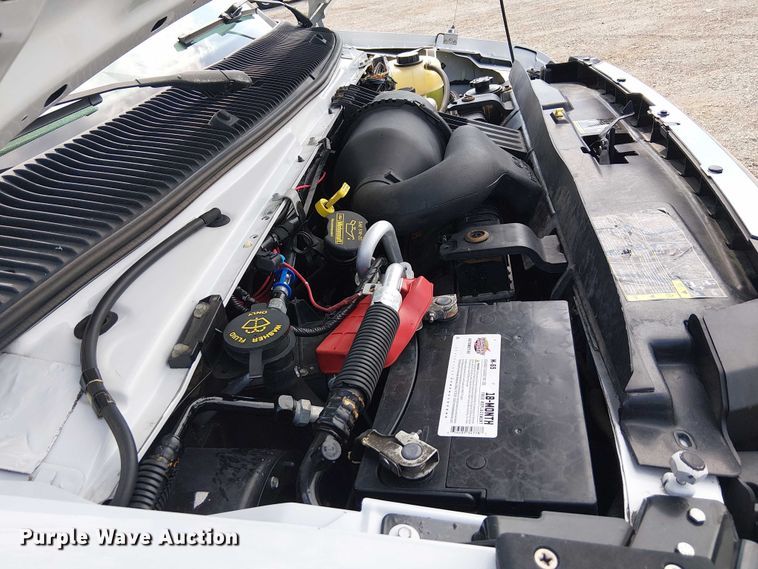 image for item NU9714 2015 Ford E350 Super Duty shuttle bus