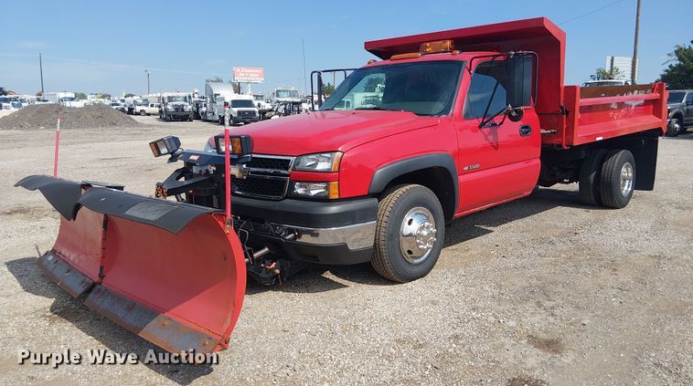 image for item NU9715 2006 Chevrolet Silverado 3500 dump bed pickup truck