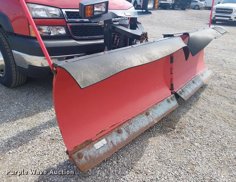 image for item NU9715 2006 Chevrolet Silverado 3500 dump bed pickup truck