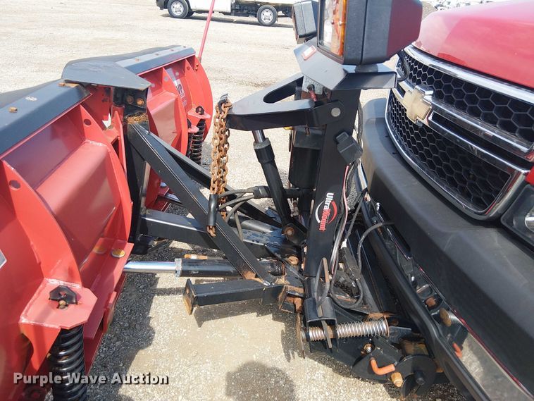 image for item NU9715 2006 Chevrolet Silverado 3500 dump bed pickup truck