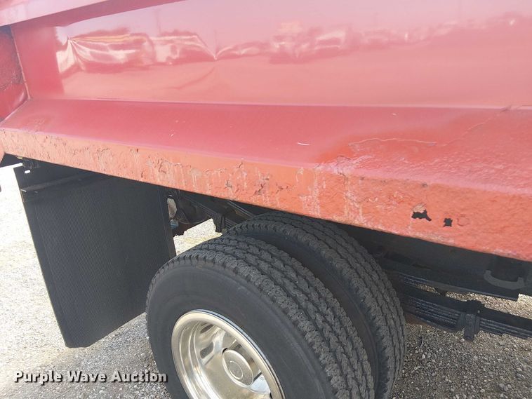 image for item NU9715 2006 Chevrolet Silverado 3500 dump bed pickup truck