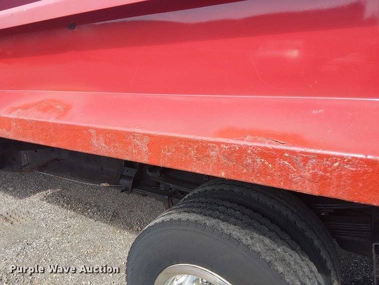 image for item NU9715 2006 Chevrolet Silverado 3500 dump bed pickup truck