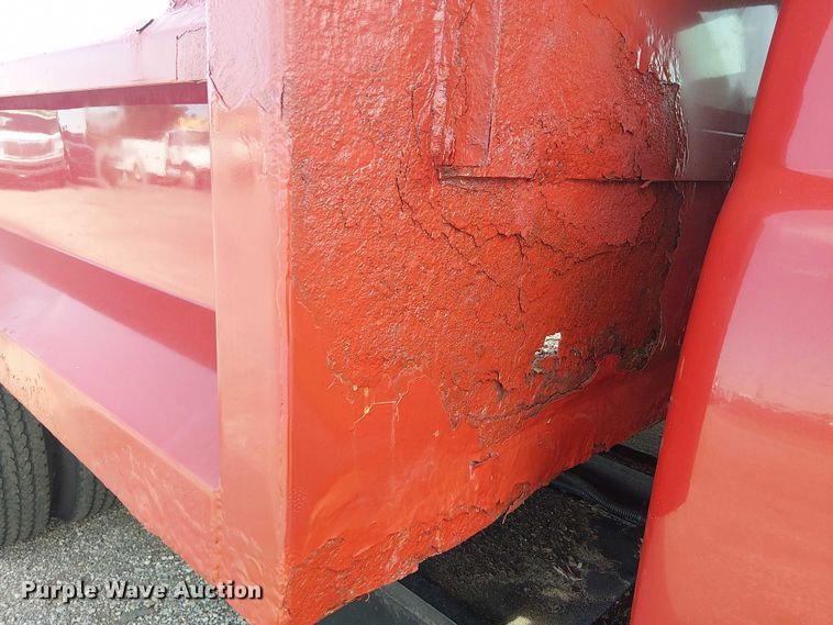 image for item NU9715 2006 Chevrolet Silverado 3500 dump bed pickup truck