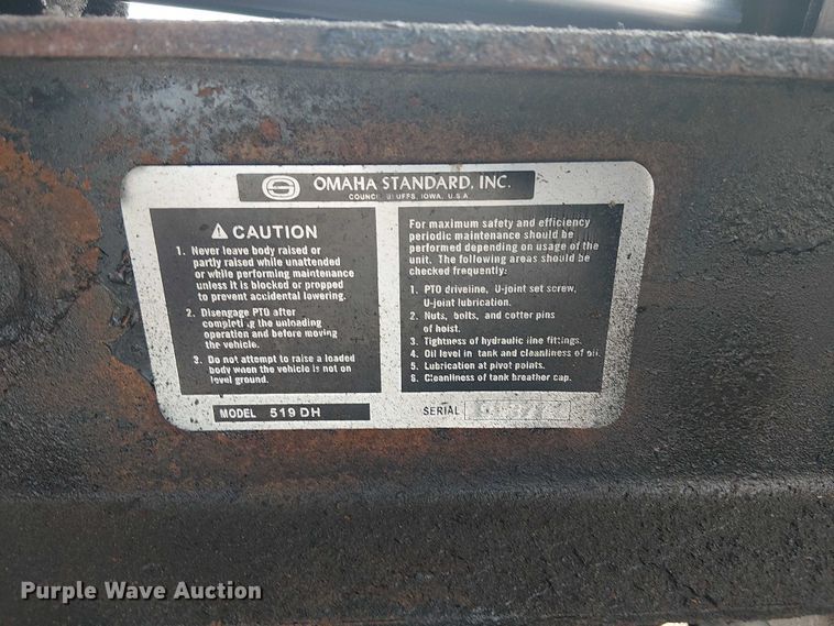 image for item NU9715 2006 Chevrolet Silverado 3500 dump bed pickup truck