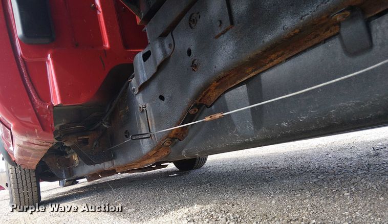 image for item NU9715 2006 Chevrolet Silverado 3500 dump bed pickup truck