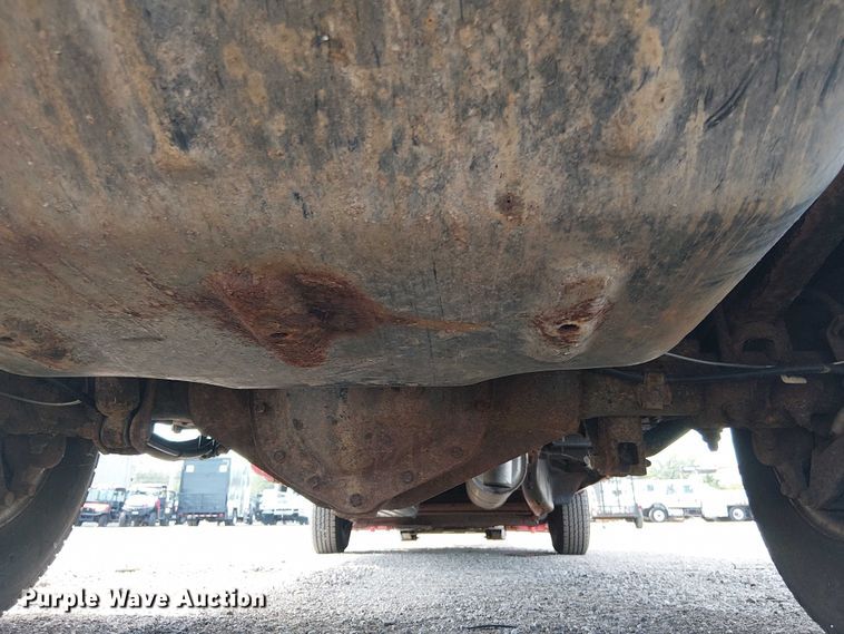 image for item NU9715 2006 Chevrolet Silverado 3500 dump bed pickup truck