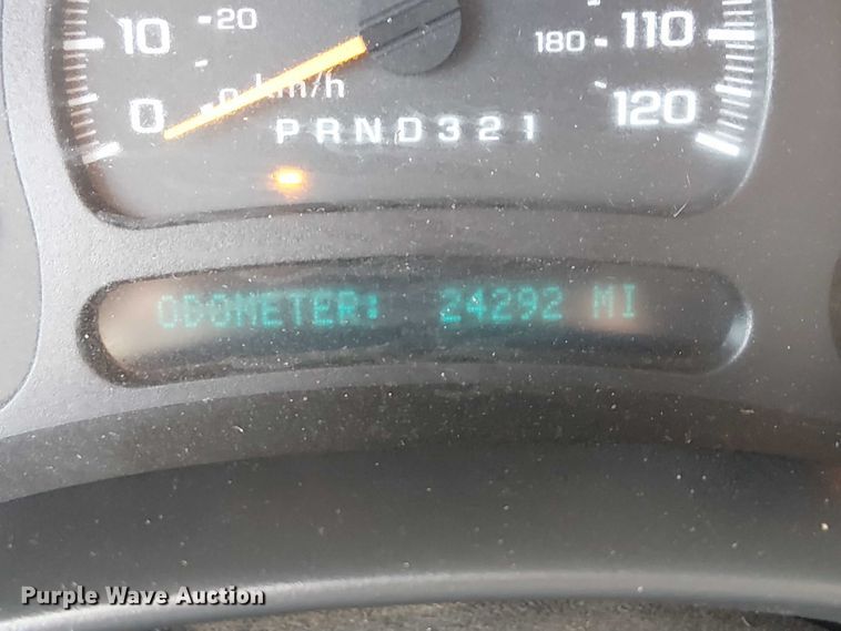 image for item NU9715 2006 Chevrolet Silverado 3500 dump bed pickup truck