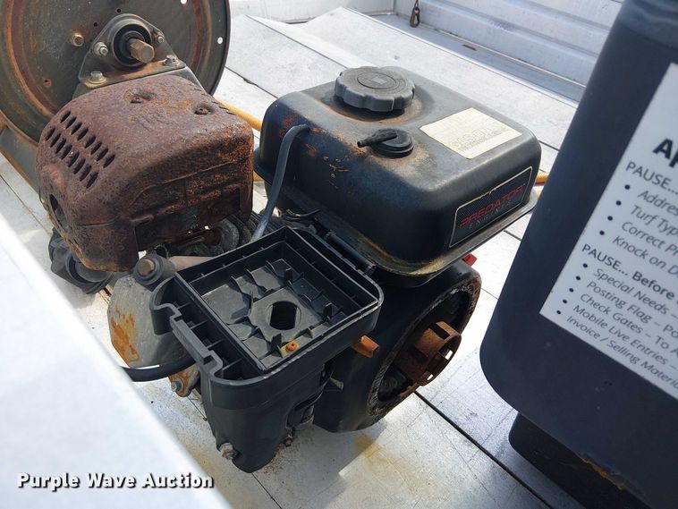 image for item NU9716 2012 Ford F250 Super Duty flatbed pickup truck