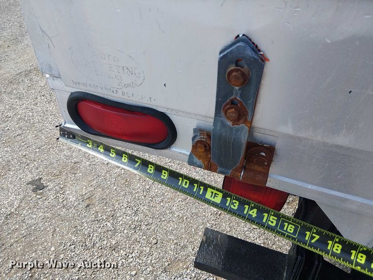 image for item NU9716 2012 Ford F250 Super Duty flatbed pickup truck