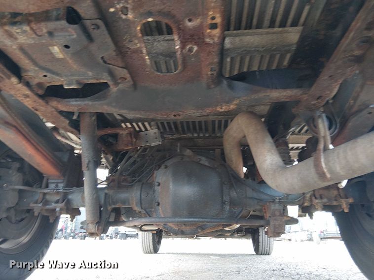 image for item NU9716 2012 Ford F250 Super Duty flatbed pickup truck