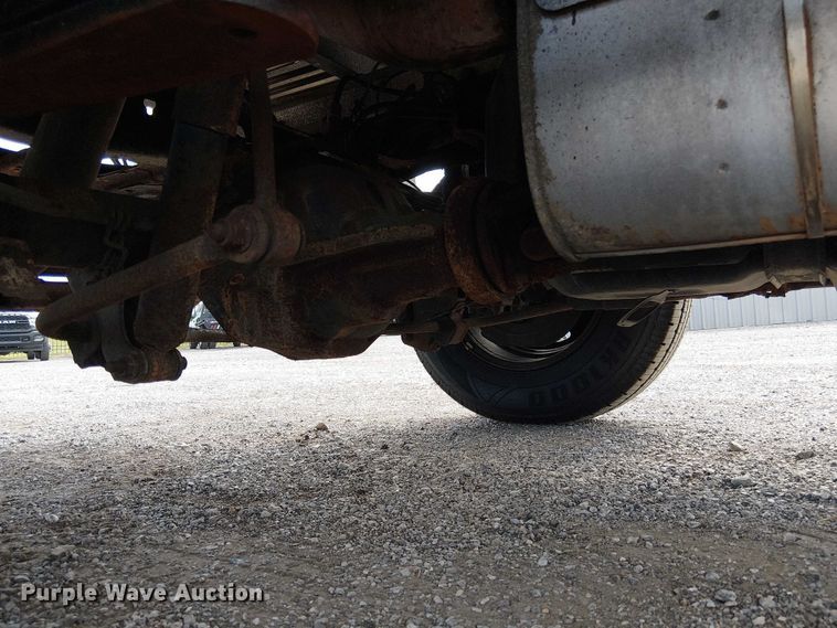 image for item NU9716 2012 Ford F250 Super Duty flatbed pickup truck