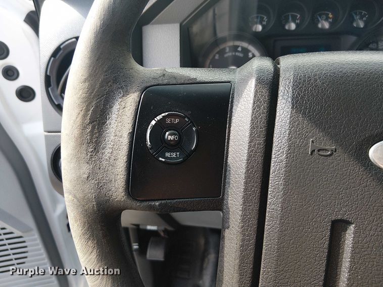 image for item NU9716 2012 Ford F250 Super Duty flatbed pickup truck