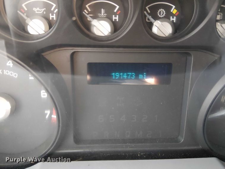 image for item NU9716 2012 Ford F250 Super Duty flatbed pickup truck