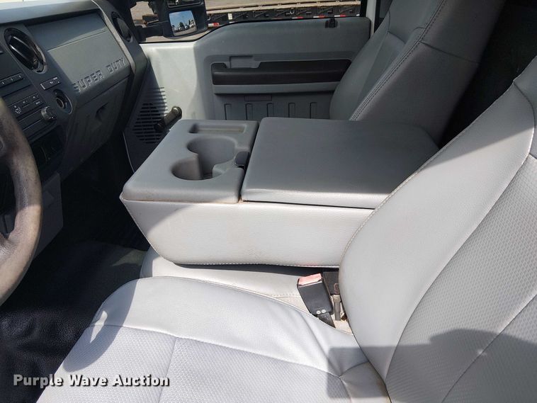 image for item NU9716 2012 Ford F250 Super Duty flatbed pickup truck