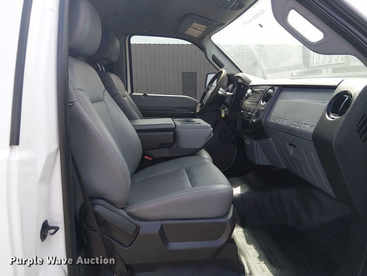 image for item NU9716 2012 Ford F250 Super Duty flatbed pickup truck