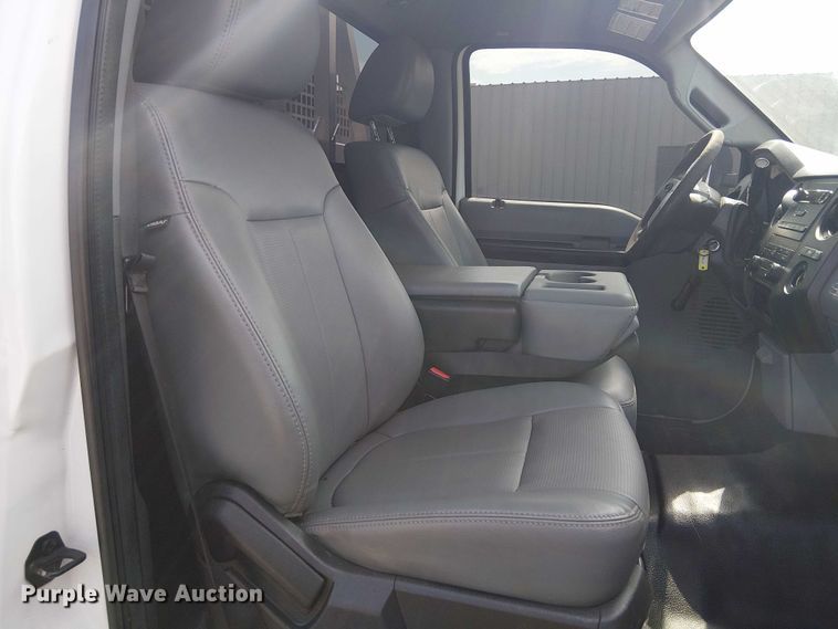 image for item NU9716 2012 Ford F250 Super Duty flatbed pickup truck